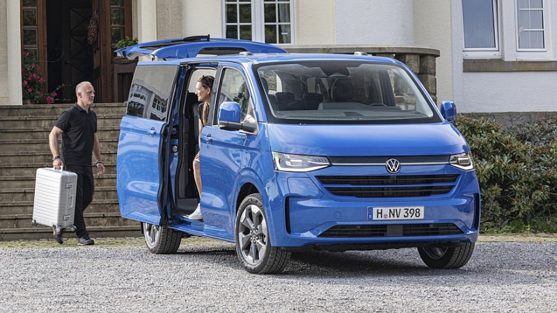 VW привёз в Ганновер новые Transporter и Caravelle, Multivan eHybrid 4Motion и Caddy Flexible