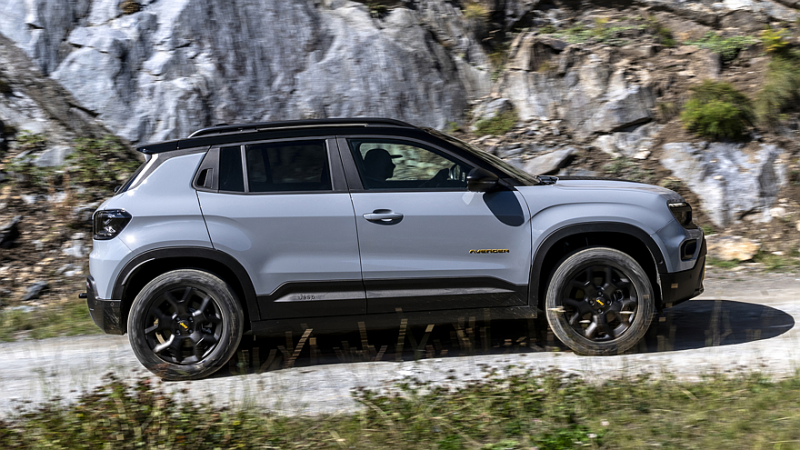 Jeep Avenger 4xe обзавёлся ценником и спецверсией The North Face Edition