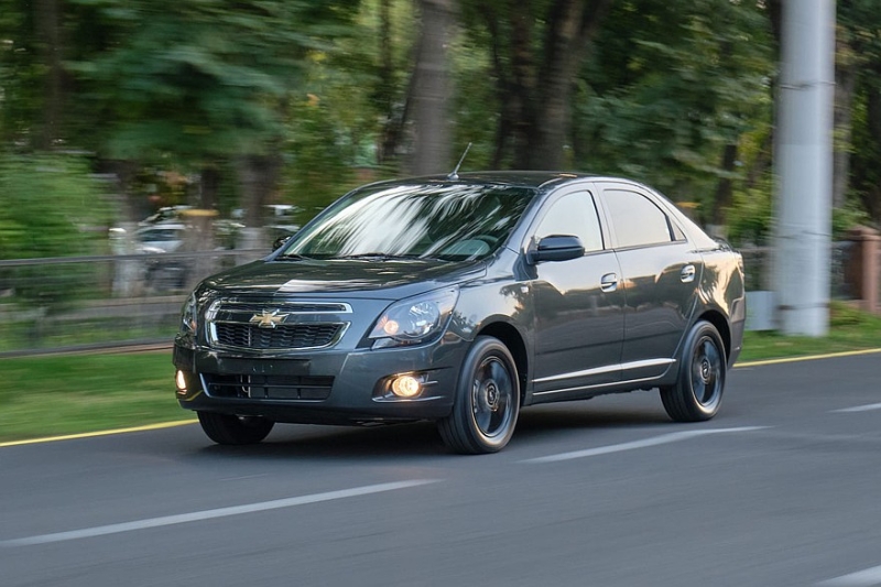 Седан Chevrolet Cobalt получил особую версию Midnight вместо рестайлинга