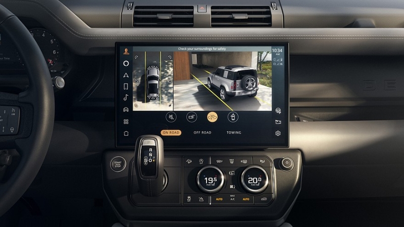 Land Rover освежил Defender: изменения в оптике и новый мультимедийный тачскрин