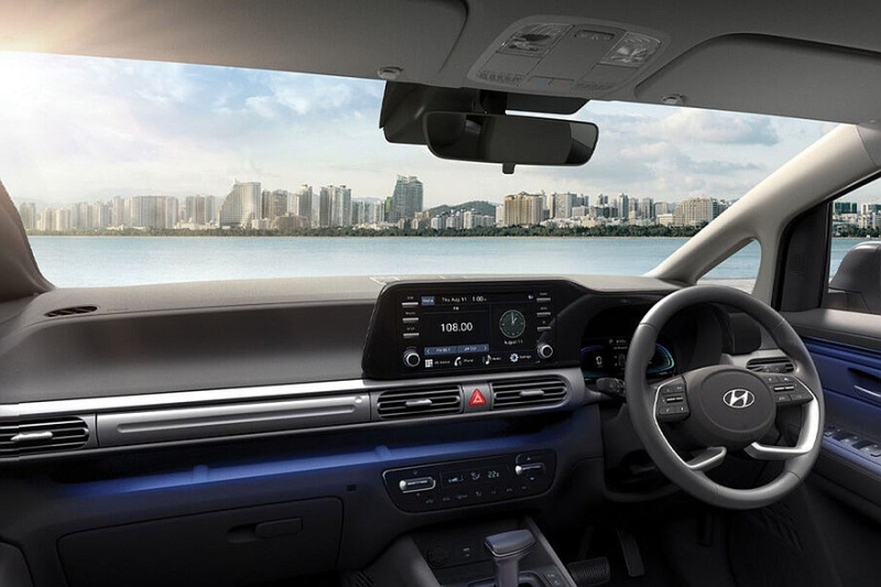 Компактвэн Hyundai Stargazer сменит имидж после рестайлинга: официальные изображения