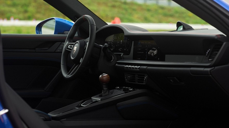 Porsche подготовила юбилейную спецверсию 911 Club Coupe для избранных