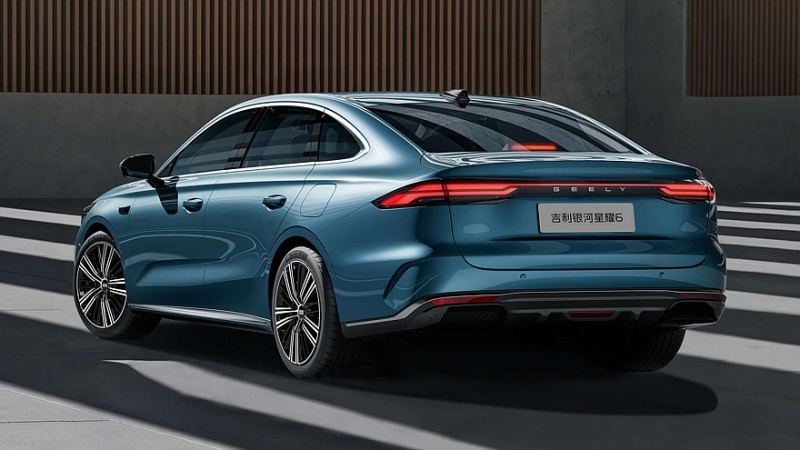 Geely Galaxy Starshine 6 с внешностью «под Мерседес» показался на официальных фото