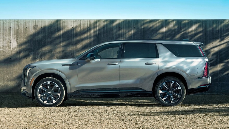 GM сокращает производство GMC Hummer EV и Cadillac Escalade IQ из-за низкого спроса