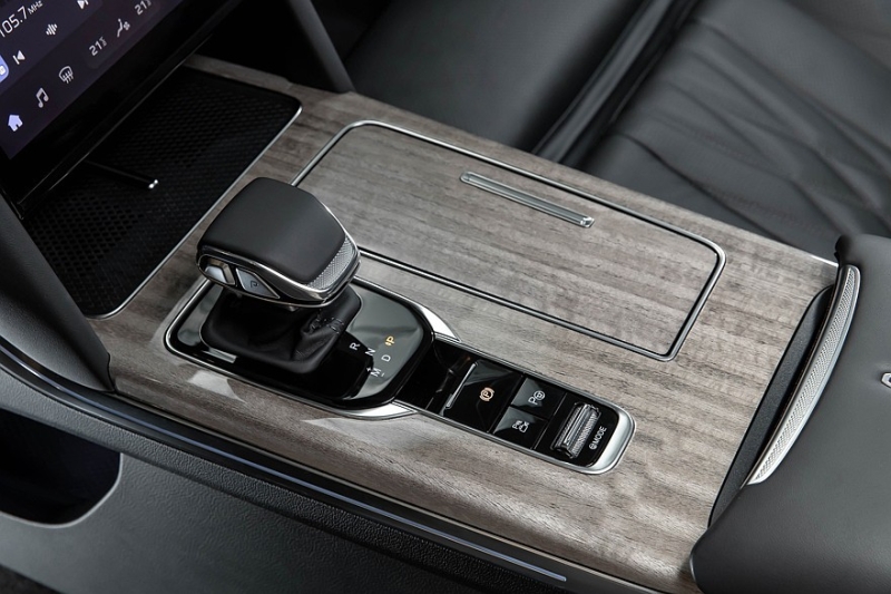 Кроссовер Hongqi HS7 второго поколения выходит на российский рынок, цены известны