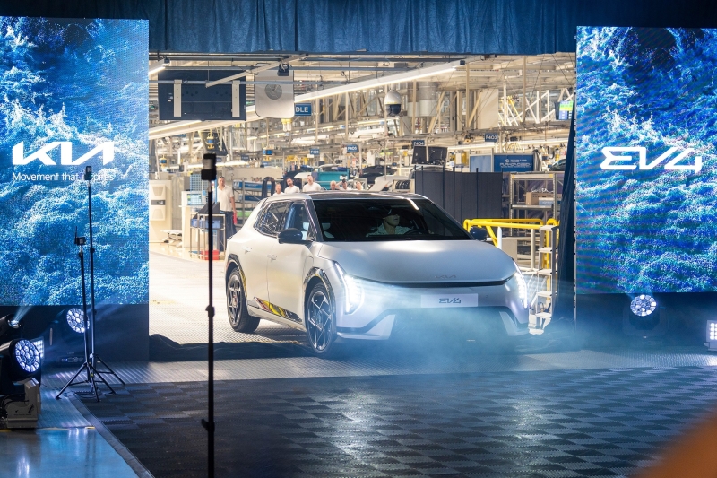 На замену Kia Ceed: в Словакии стартовало производство хэтчбека Kia EV4