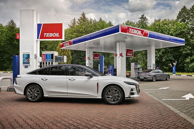 Teboil выступил официальным партнером тест-драйва Hongqi h6 в калининградской области