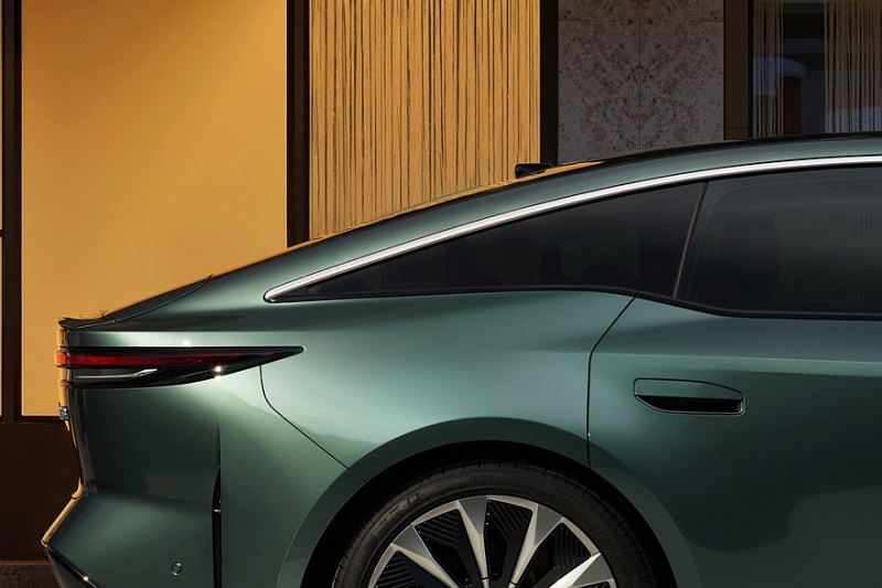 Флагманский седан Toyota bZ7 готовится к старту продаж: новые фото и подробности