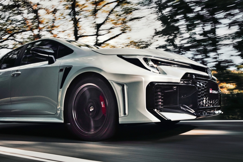 Хот-хэтч Toyota GR Corolla опять доработан: больше клея, воздуха и басов