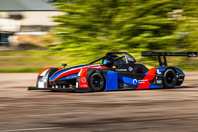 Инженеры и студенты Московского Политеха раскрывают секреты создания спортпрототипа FDR12