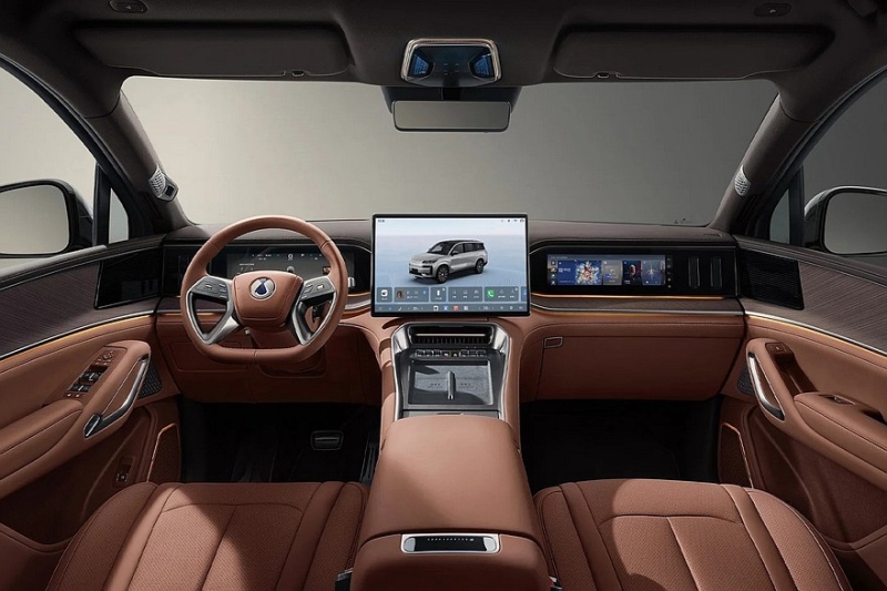 Кроссовер Denza N8L от BYD: первое фото салона и дата премьеры