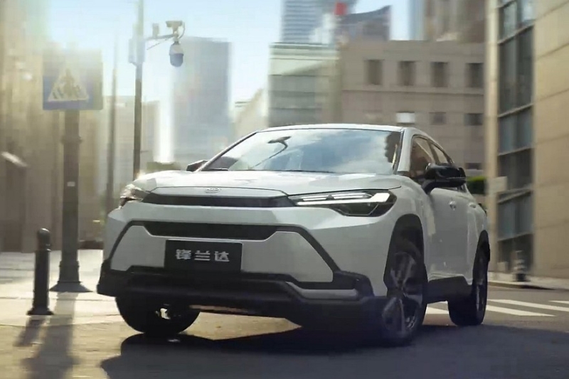 Кроссовер Toyota Frontlander после рестайлинга отдалился от Corolla Cross