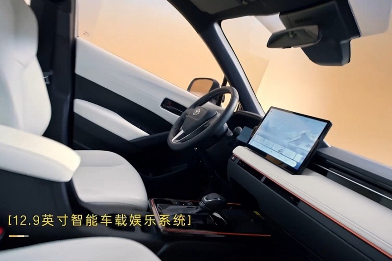 Кроссовер Toyota Frontlander после рестайлинга отдалился от Corolla Cross