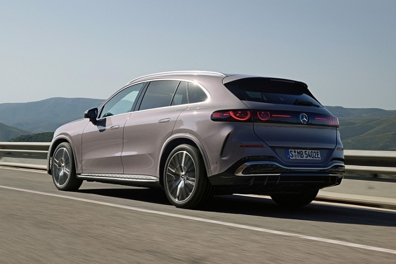 Mercedes-Benz GLC with EQ Technology: 800 вольт, пиксельный «гриль» и фоторамка в «базе»