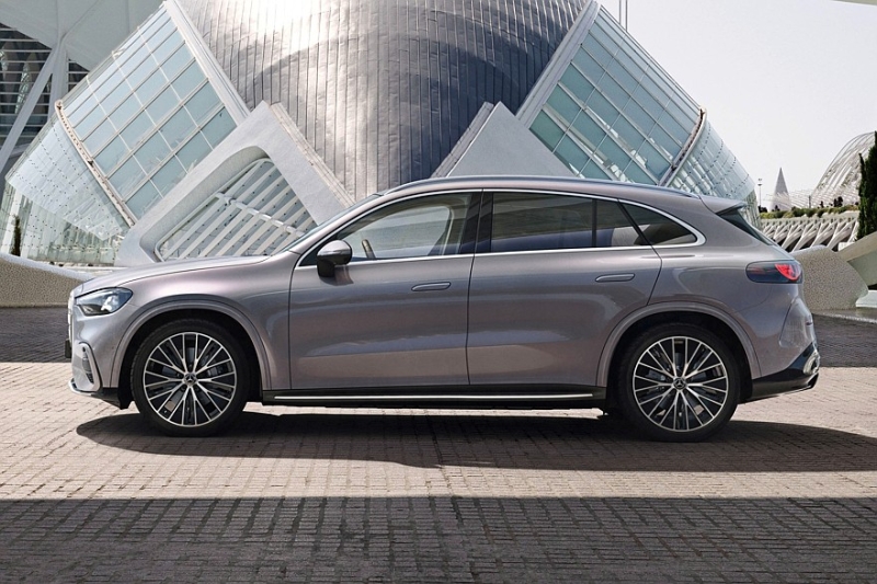 Mercedes-Benz GLC with EQ Technology: 800 вольт, пиксельный «гриль» и фоторамка в «базе»