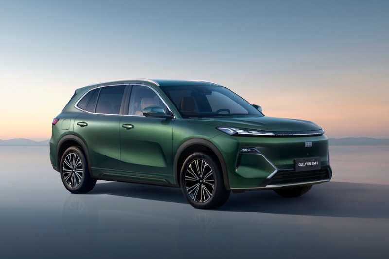 Не Belgee: кроссовер Geely Galaxy Starship 7 появится в России под родным брендом