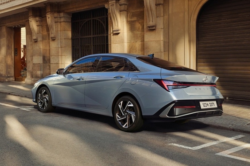 Новая Hyundai Elantra: первые изображения