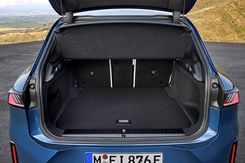 Новый BMW iX3: узкие ноздри, эксцентричный салон, 800 вольт и суперкомпьютеры