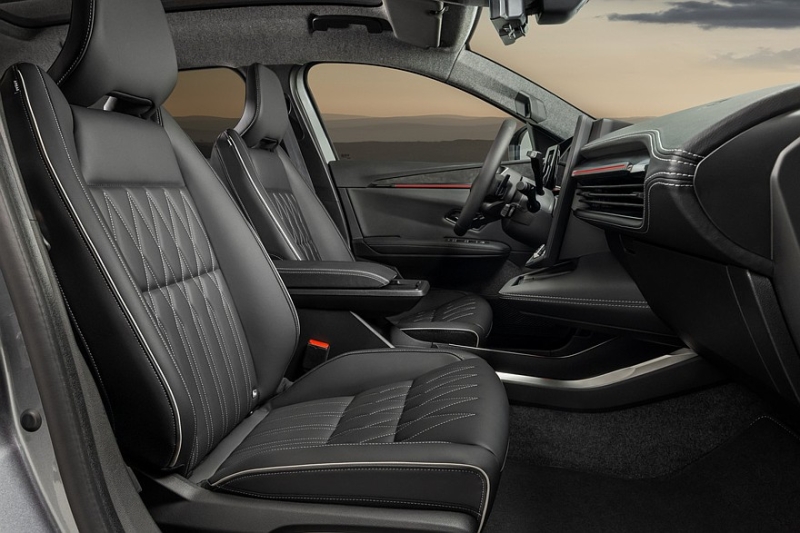 Новый Mitsubishi Eclipse Cross на базе Renault стартует с топовой начинкой