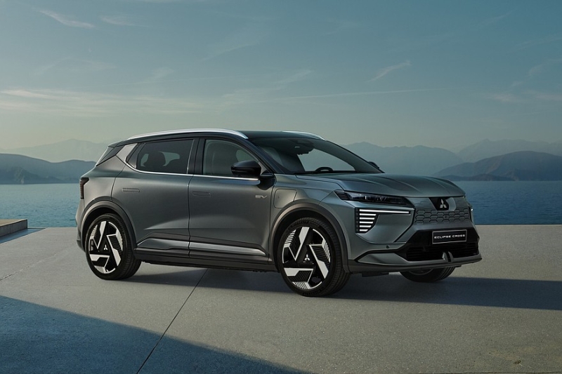 Новый Mitsubishi Eclipse Cross на базе Renault стартует с топовой начинкой