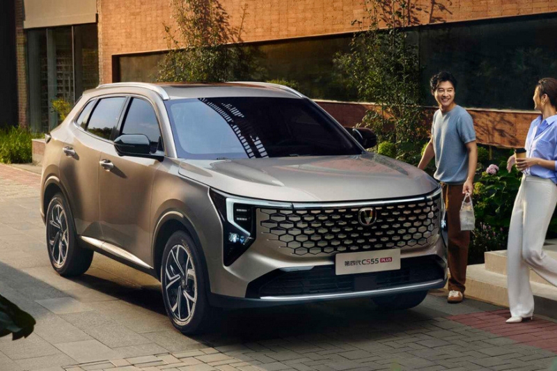 Объявленный новым поколением Changan CS55 Plus показался на свежих фирменных фото