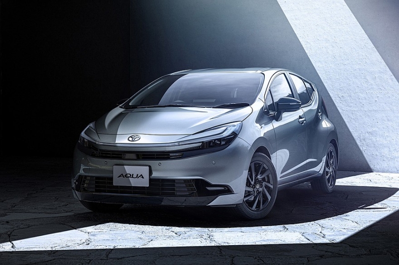 Обновлён хэтч Toyota Aqua: облик в стиле старших моделей и расширенный список оборудования