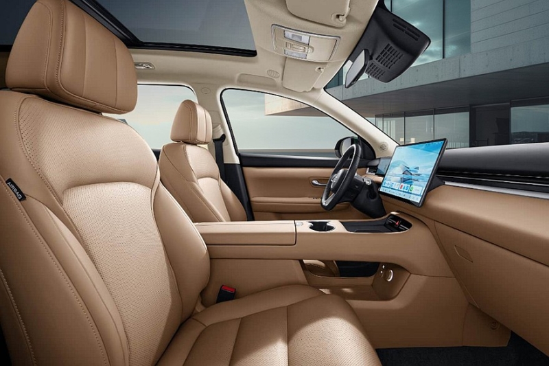 Обновлённый кроссовер Evolute i-Space: оснащение и цены