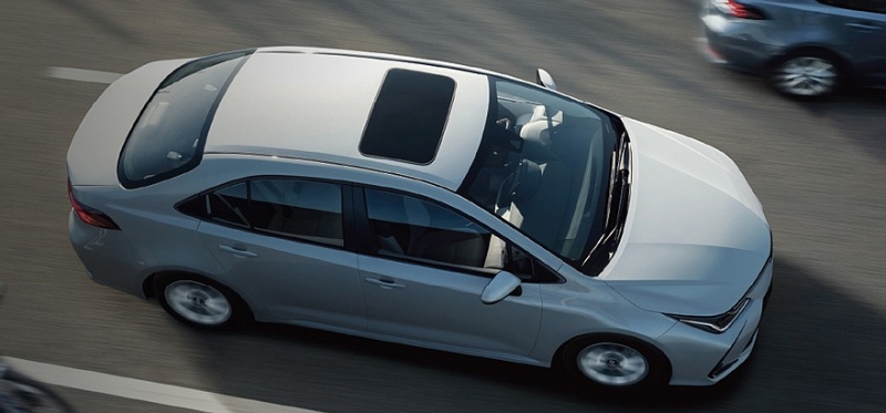 Обновлённый седан Toyota Corolla получил внешность в актуальном фирменном стиле бренда