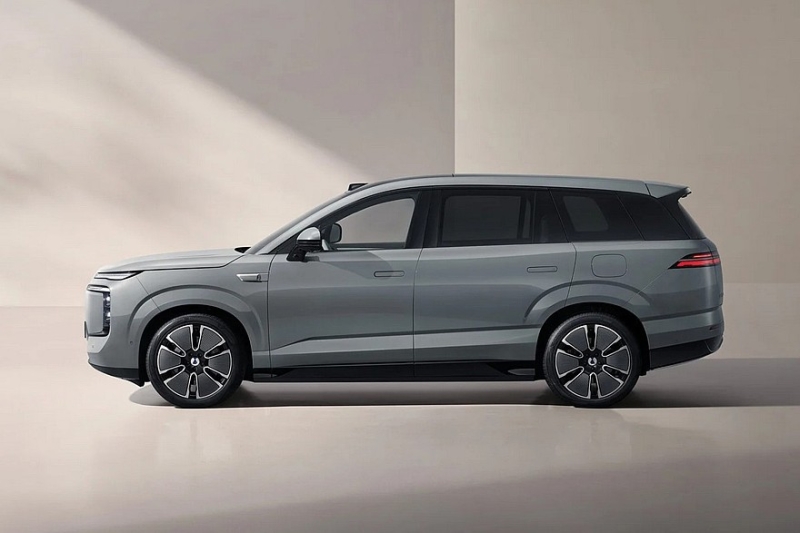 Представлен кроссовер Denza N8L от BYD: младший, но не менее роскошный