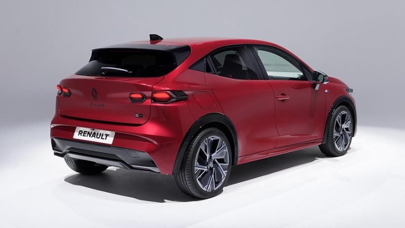 Renault Clio нового поколения подрос, изменил моторную гамму и стал динамичнее