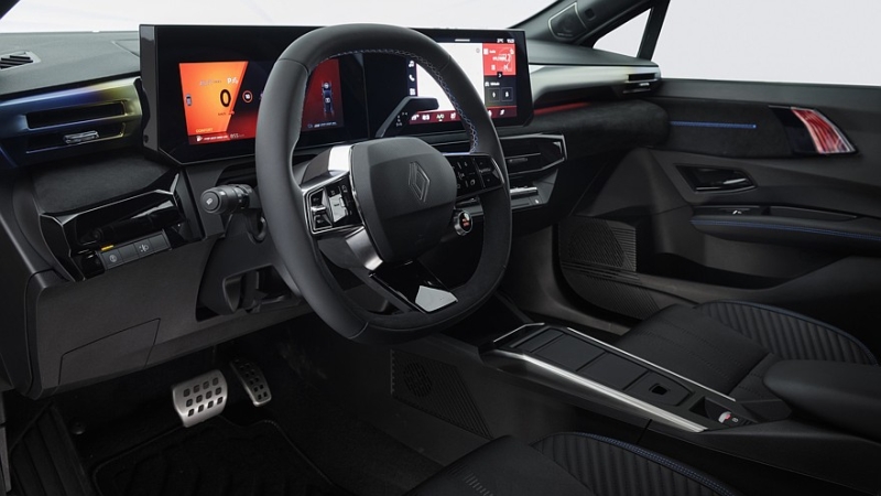 Renault Clio нового поколения подрос, изменил моторную гамму и стал динамичнее