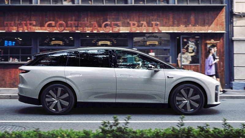 То же яйцо, только поменьше: младший кроссовер Li i6 готовится к выходу на рынок