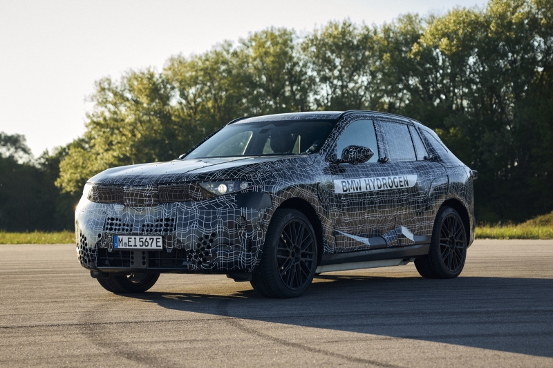 У грядущего кроссовера BMW X5 нового поколения будет пять вариантов «начинки»