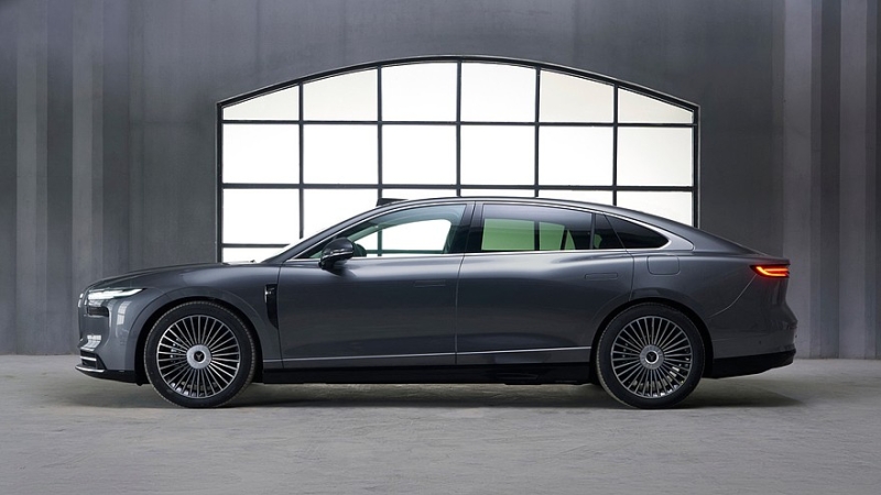 Voyah рассекретила официальное имя кроссовера и начала принимать заказы на седан Passion L