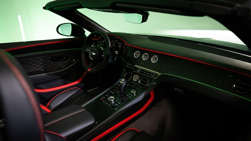 Bentley Bentayga, Continental GT и Continental GTC обзавелись спецверсией Black Forest