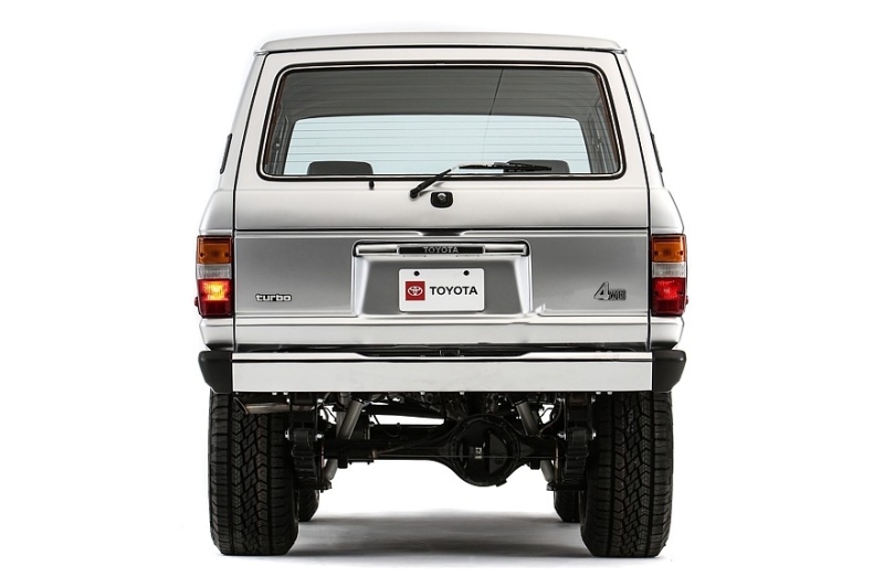 Больше мощности для классика: Toyota снабдила Land Cruiser J60 современным V6