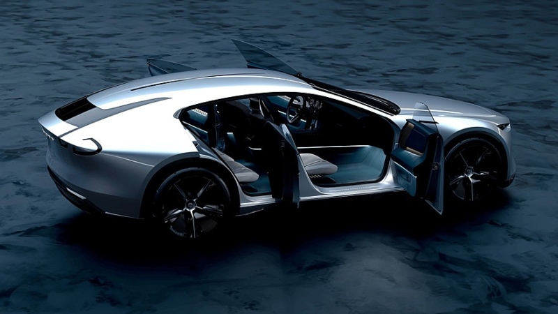 Эффектные новинки от Mazda: роторное кросс-купе и предвестник новой Mazda 2