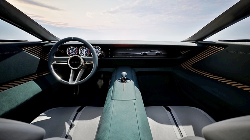 Эффектные новинки от Mazda: роторное кросс-купе и предвестник новой Mazda 2