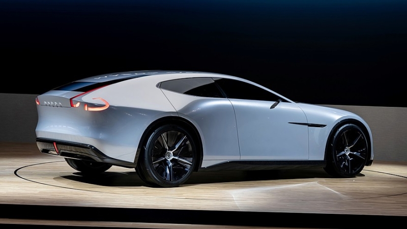 Эффектные новинки от Mazda: роторное кросс-купе и предвестник новой Mazda 2