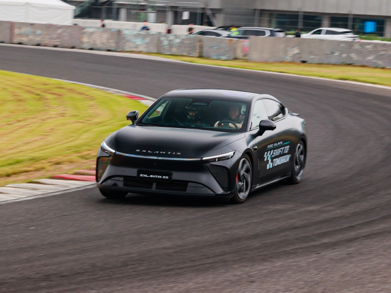Электрический седан Exeed Exlantix ES показал разгон на уровне спорткара