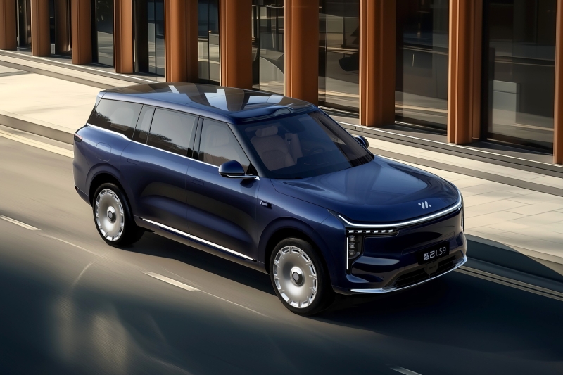 Ещё один «чемодан»: флагманский гибридный кроссовер IM LS9 готовится к дебюту