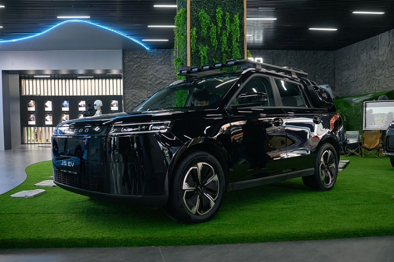 Jaecoo представил электрокар J5 BEV для поездок с питомцами