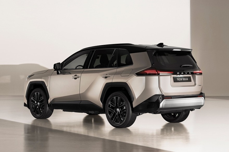 Кроссовер Toyota RAV4 нового поколения приготовился к старту продаж