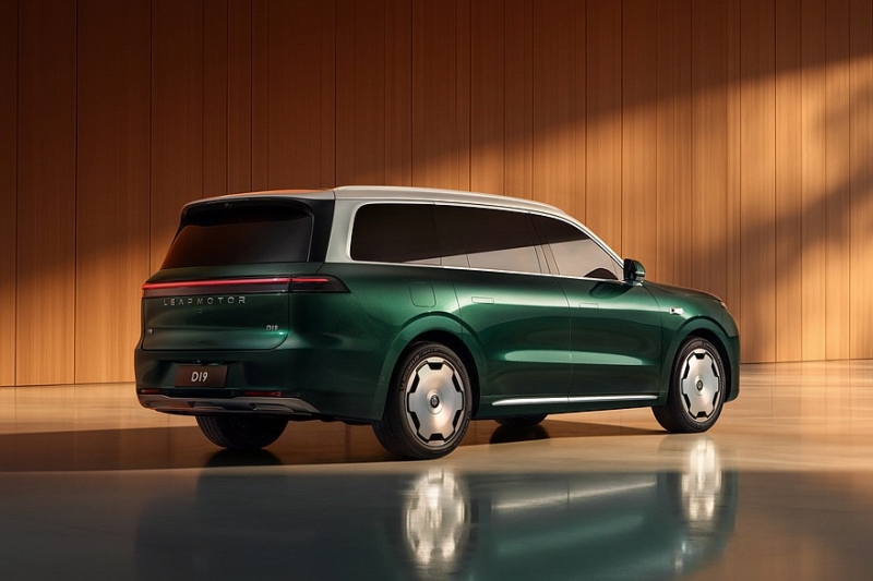 Leapmotor D19 вклинится в ставший тесным сегмент роскошных больших кроссоверов