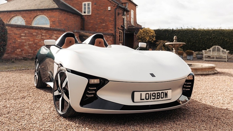 Лёгкий как пёрышко спорткар Longbow показался живьём: масса 895 кг и 3,5 с до «сотни»