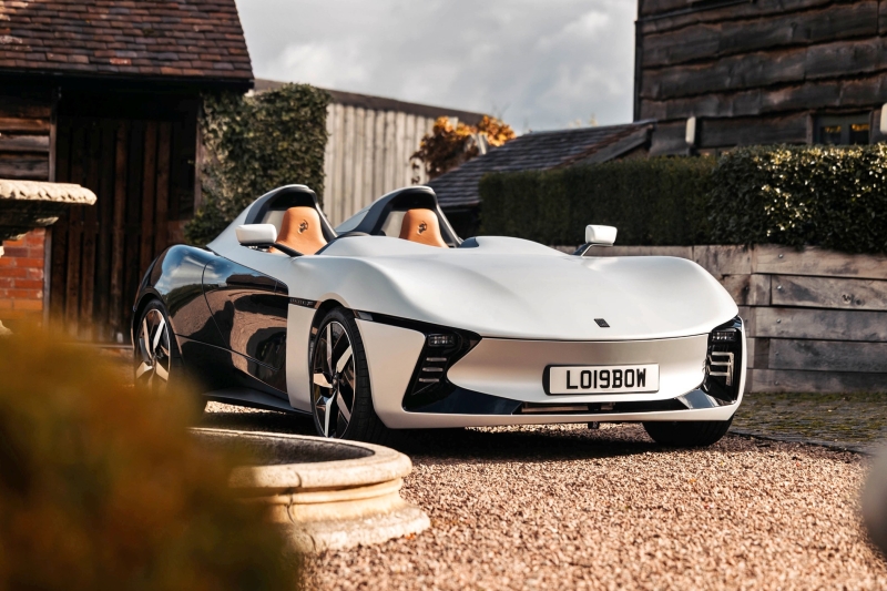 Лёгкий как пёрышко спорткар Longbow показался живьём: масса 895 кг и 3,5 с до «сотни»