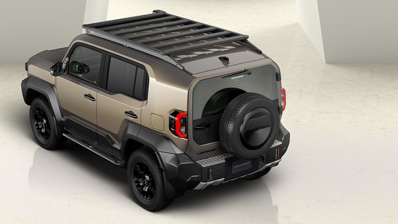 Маленький, брутальный и только с ДВС: рассекречен Toyota Land Cruiser FJ