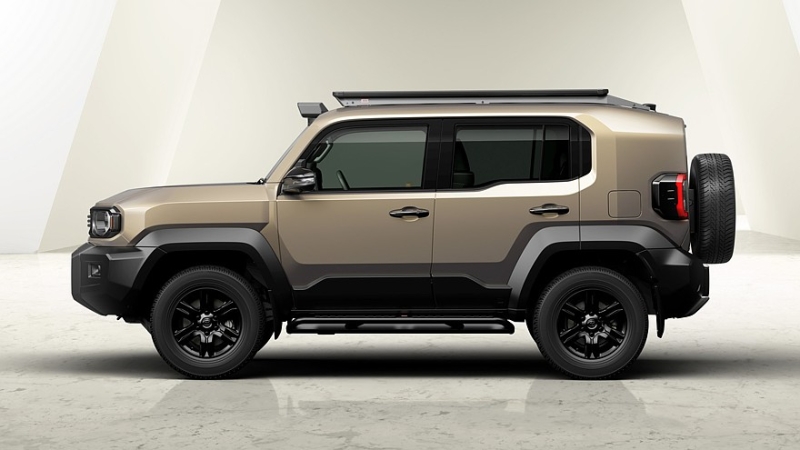 Маленький, брутальный и только с ДВС: рассекречен Toyota Land Cruiser FJ