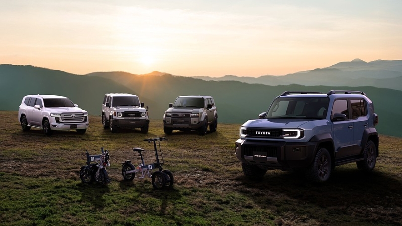 Маленький, брутальный и только с ДВС: рассекречен Toyota Land Cruiser FJ
