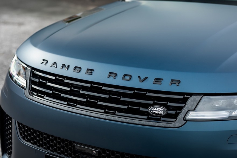 Manhart SV 800: больше мощности для упакованного в карбон Range Rover Sport SV